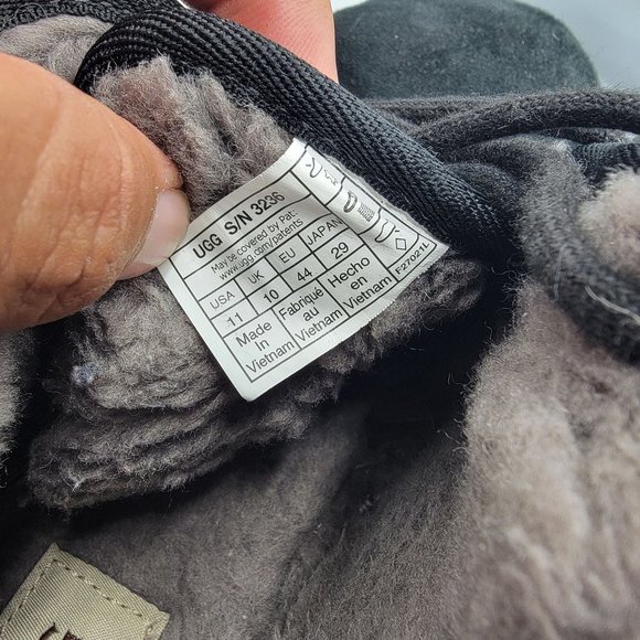 UGG Neumel Mens 11 Black Suede Chukka Boots Shoes Lined Walking Casual 3236 - Picture 7 of 15